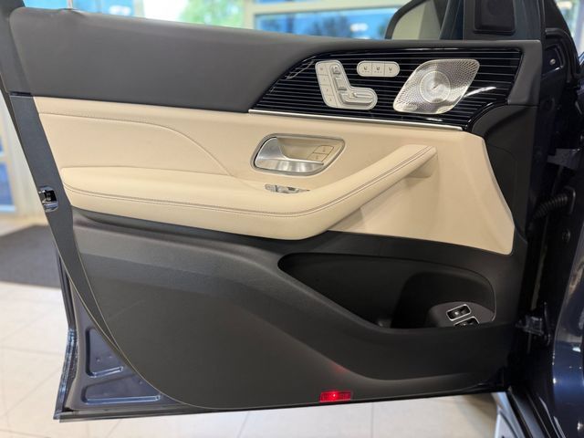 Used 2025 Mercedes-Benz GLE 450e 4MATIC w/ AMG Line Exterior image 18