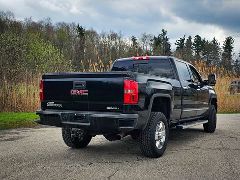 Used 2015 GMC Sierra 3500 Denali w/ Suspension Package, Off-Road image 3