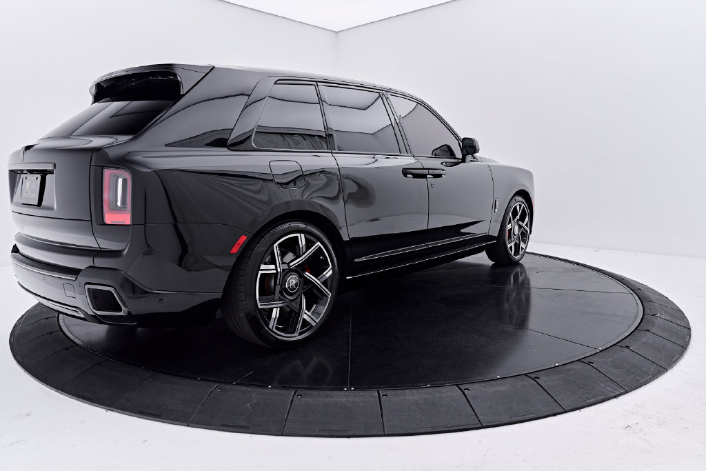 Used 2025 Rolls-Royce Cullinan Black Badge AWD/4WD image 14
