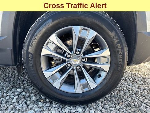 Used 2025 Chevrolet Equinox LT w/ Safety and Technology Package image 9