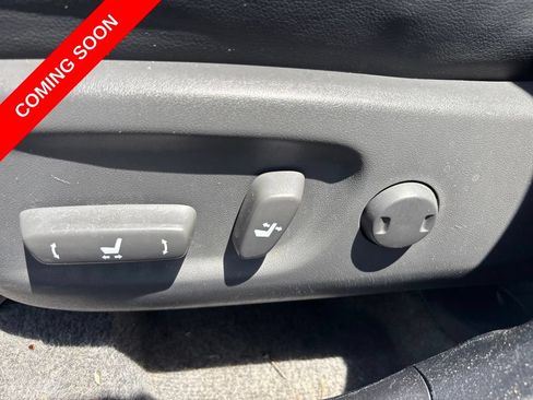Used 2015 Toyota Prius Five FWD image 17