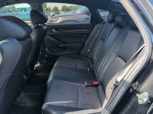 Used 2018 Honda Accord Sport image 7