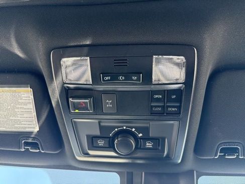 Used 2020 Toyota Tacoma TRD Off-Road w/ TRD Premium Off Road Package AWD/4WD image 28