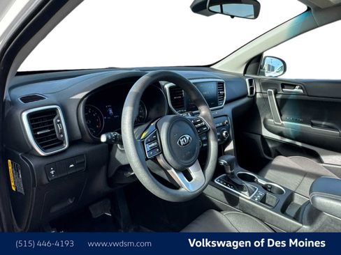Used 2022 Kia Sportage LX image 2