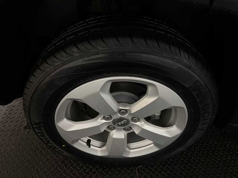 Certified 2021 Jeep Compass Latitude image 13