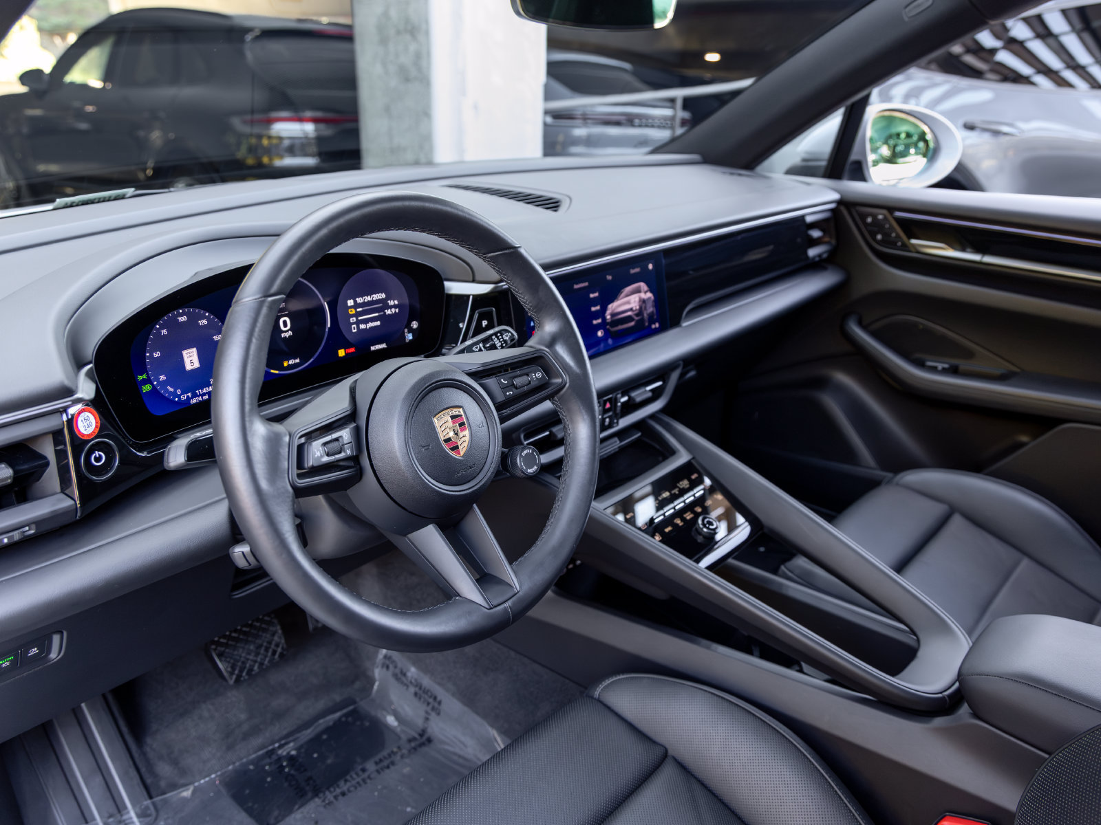 Certified 2025 Porsche Macan Electric RWD image 4
