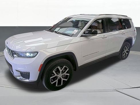 Used 2024 Jeep Grand Cherokee L Limited AWD/4WD image 2