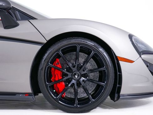 Used 2019 McLaren 570S Spider RWD image 17