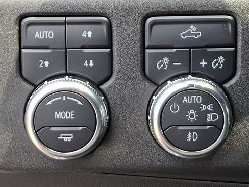 Used 2024 GMC Sierra 1500 Elevation AWD/4WD image 9