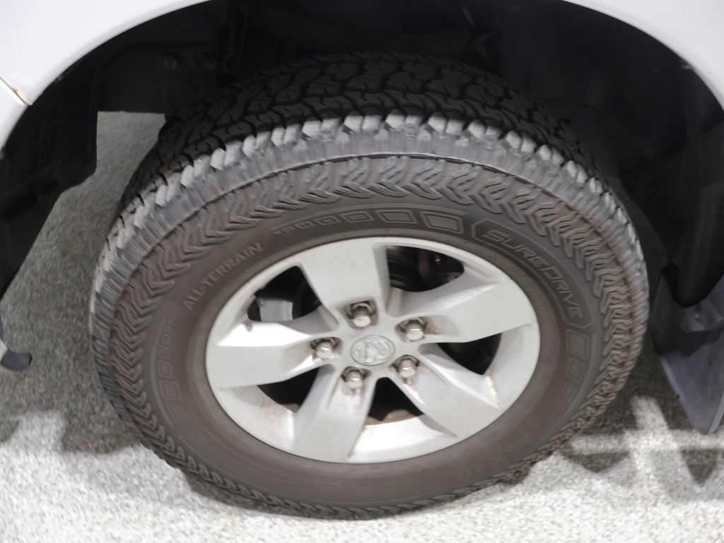 Used 2019 RAM 1500 Express AWD/4WD image 10