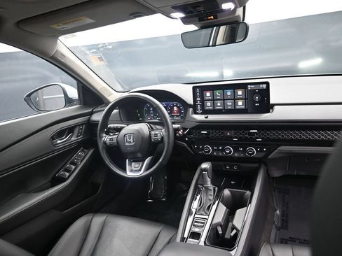 Used 2025 Honda Accord Touring image 14