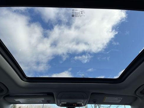 Used 2018 GMC Terrain SLE w/ Driver Convenience Package image 18