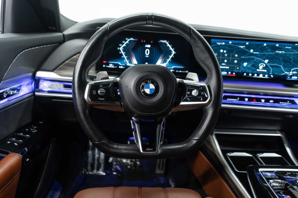 Used 2023 BMW 760i xDrive AWD/4WD image 18