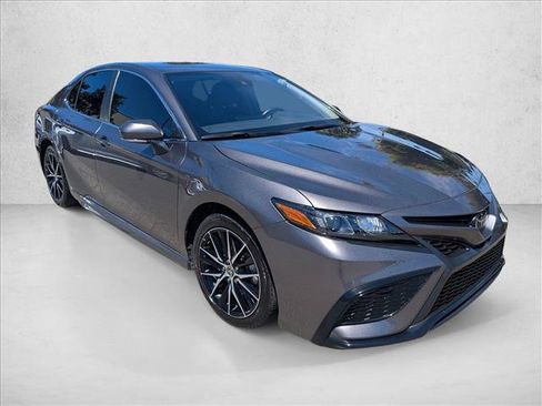 Certified 2023 Toyota Camry SE FWD image 3
