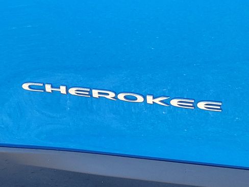 Used 2022 Jeep Cherokee Latitude Lux image 25