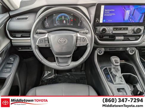 Certified 2024 Toyota Grand Highlander XLE image 30