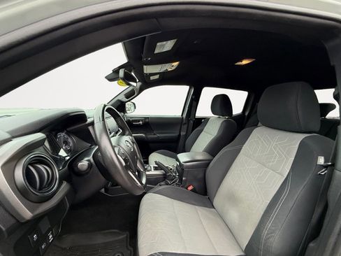 Certified 2022 Toyota Tacoma TRD Sport w/ Technology Package image 11