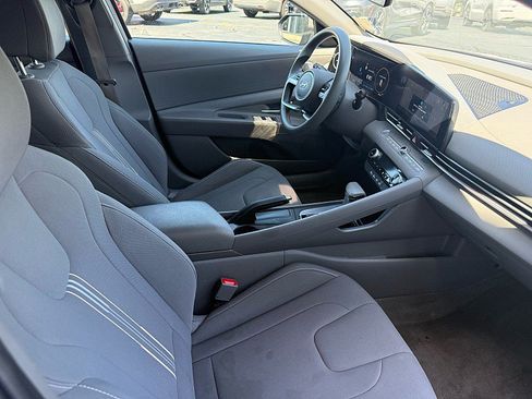 Used 2024 Hyundai Elantra SEL FWD image 30