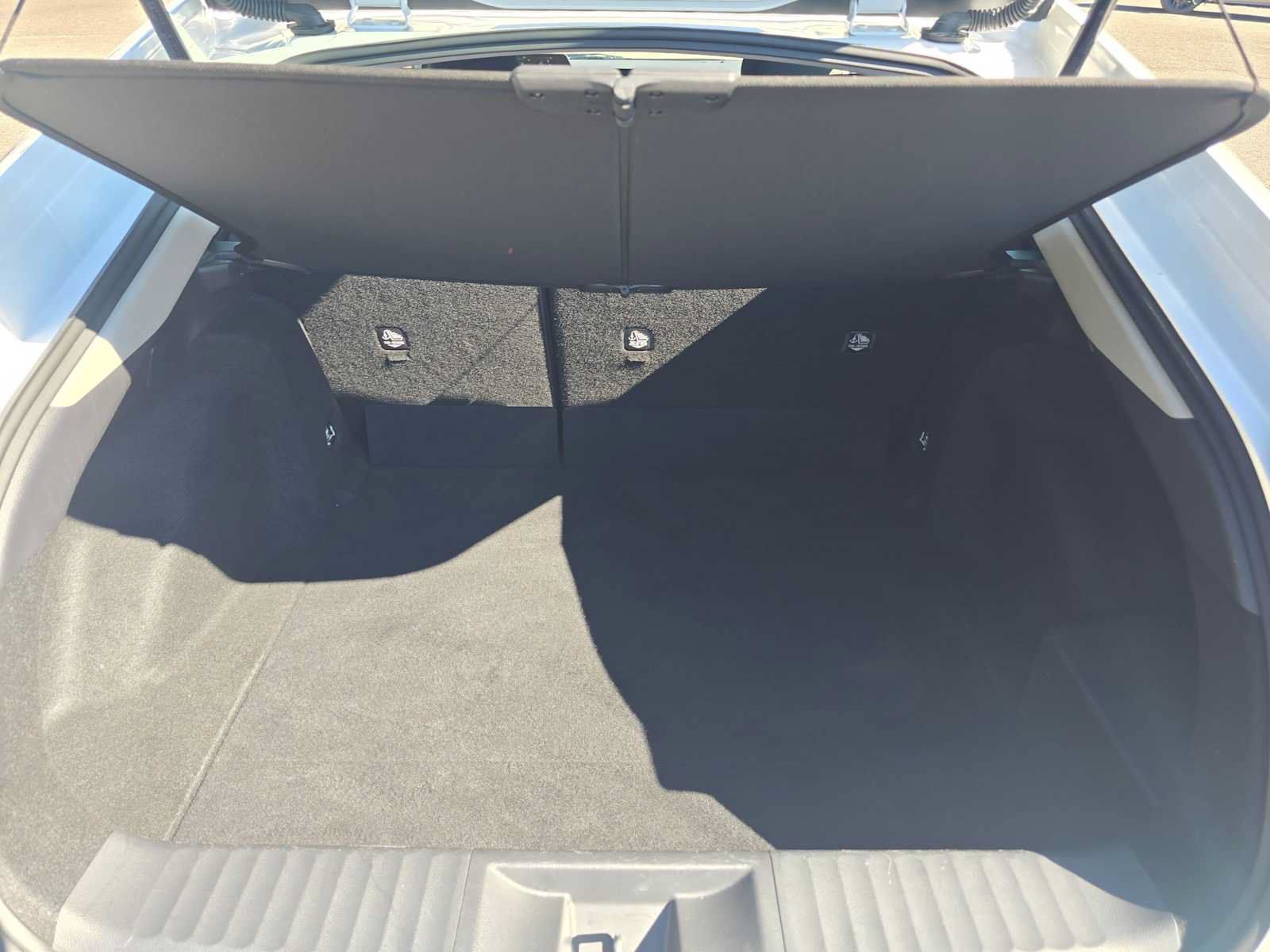 Certified 2025 Toyota Prius LE FWD image 14