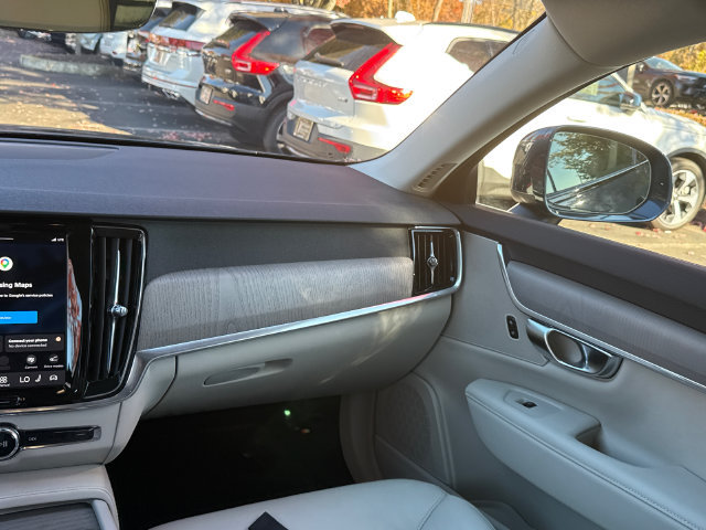 Certified 2025 Volvo V90 B6 Cross Country Plus AWD/4WD image 23
