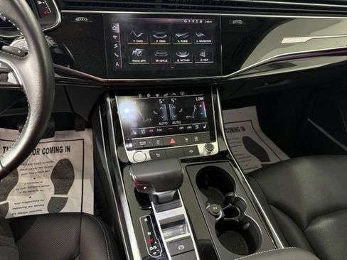 Used 2019 Audi Q8 Premium Plus w/ Premium Plus AWD/4WD image 40