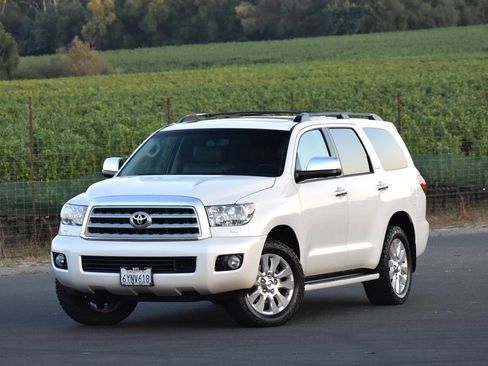 Used 2013 Toyota Sequoia Platinum AWD/4WD image 27