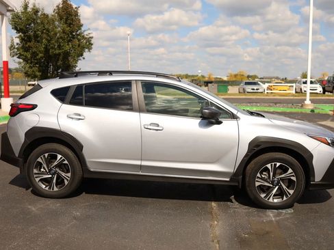 Used 2024 Subaru Crosstrek 2.0i Premium image 4