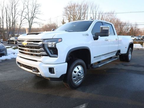 Used 2024 Chevrolet Silverado 3500 High Country w/ High Country Premium Package image 1