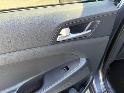 Used 2020 Hyundai Tucson SE image 21
