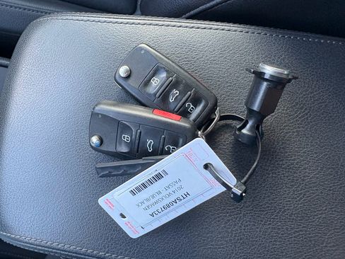 Used 2014 Volkswagen Passat 1.8T Wolfsburg Edition image 32