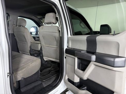 Certified 2019 Ford F250 XLT w/ Snow Plow Prep Package image 31