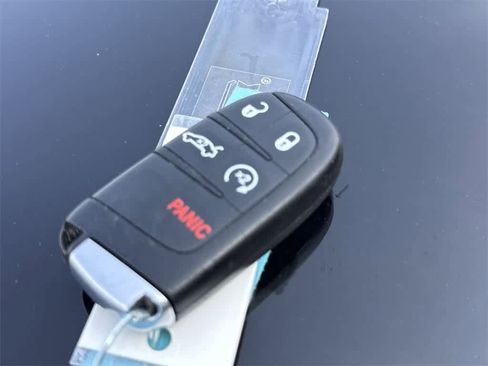 Used 2020 Dodge Charger SXT image 23