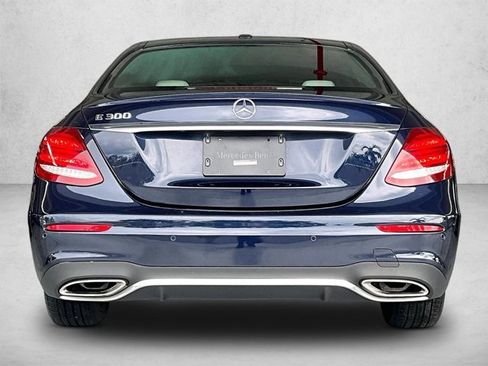 Used 2017 Mercedes-Benz E 300 image 4