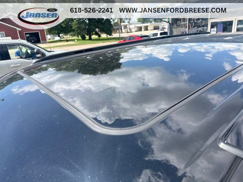 Used 2024 Jeep Wagoneer 4WD w/ Premium Group I image 15