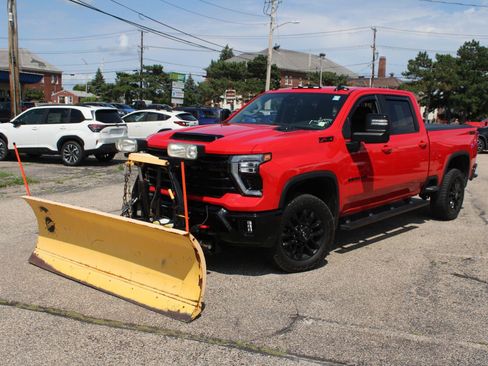 Used 2025 Chevrolet Silverado 3500 LT w/ Trail Boss Package AWD/4WD image 3