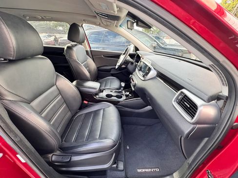 Used 2020 Kia Sorento EX image 33