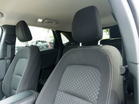 Used 2025 Ford Escape Active AWD/4WD image 18