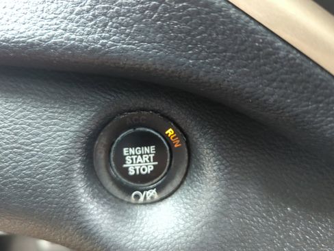 Used 2018 Jeep Cherokee Limited image 28