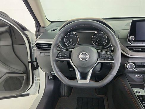 Certified 2024 Nissan Altima 2.5 SR image 18