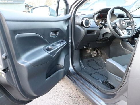 Used 2024 Nissan Versa SV image 10
