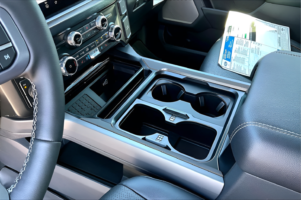 New 2026 Ford F250 Lariat w/ Black Appearance Package AWD/4WD image 9