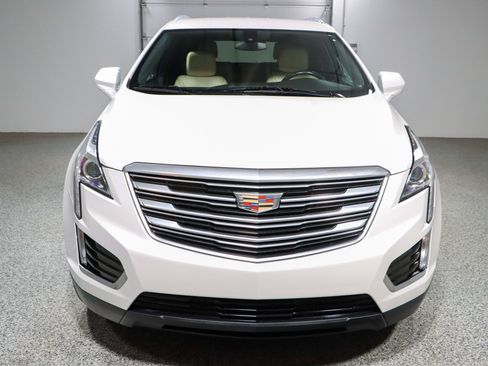 Used 2018 Cadillac XT5 FWD w/ LPO, Wheel Lock Package image 4
