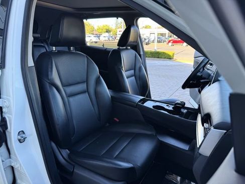 Used 2021 Nissan Rogue SV w/ Premium Package FWD image 16