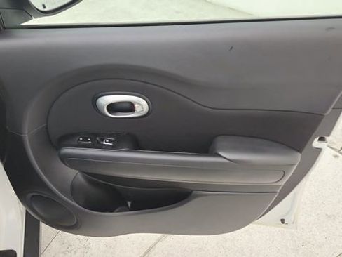 Used 2018 Kia Soul + image 23