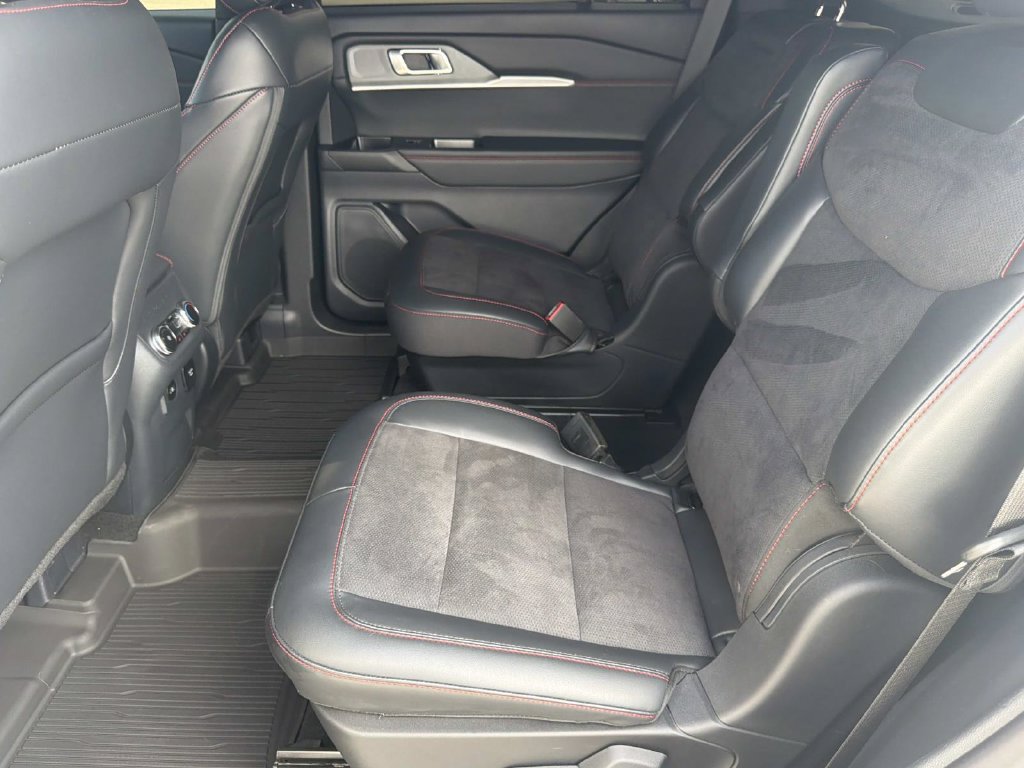 Certified 2025 Ford Explorer ST AWD/4WD image 15