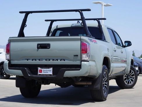 Used 2022 Toyota Tacoma TRD Sport w/ TRD Premium Sport Package AWD/4WD image 6