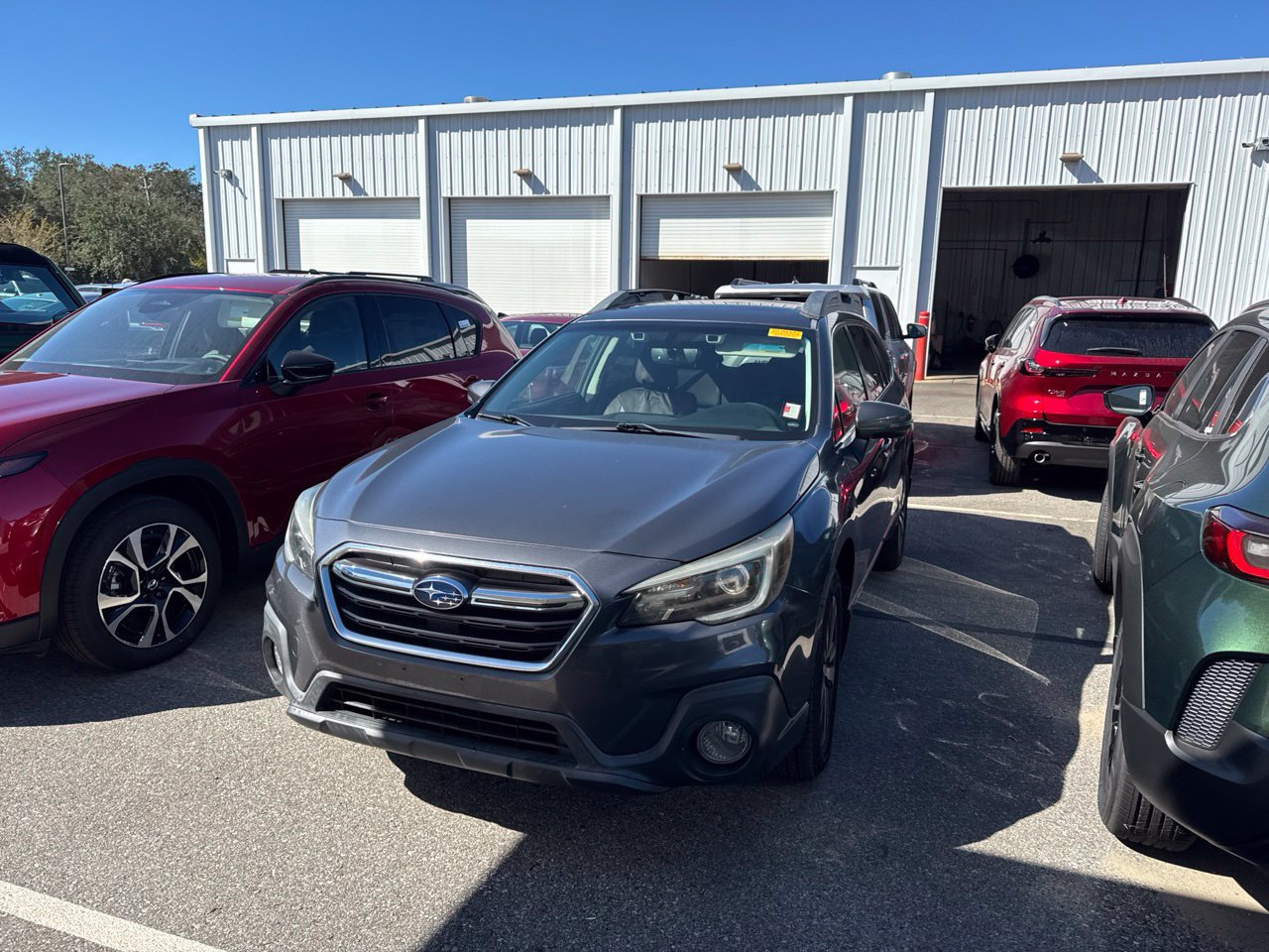 Used 2019 Subaru Outback 3.6R Limited w/ Popular Package #2 AWD/4WD image 1
