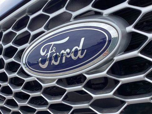 Used 2024 Ford Edge SEL w/ Convenience Package AWD/4WD image 3