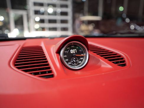 Used 2014 Porsche 911 4 Cabriolet image 19