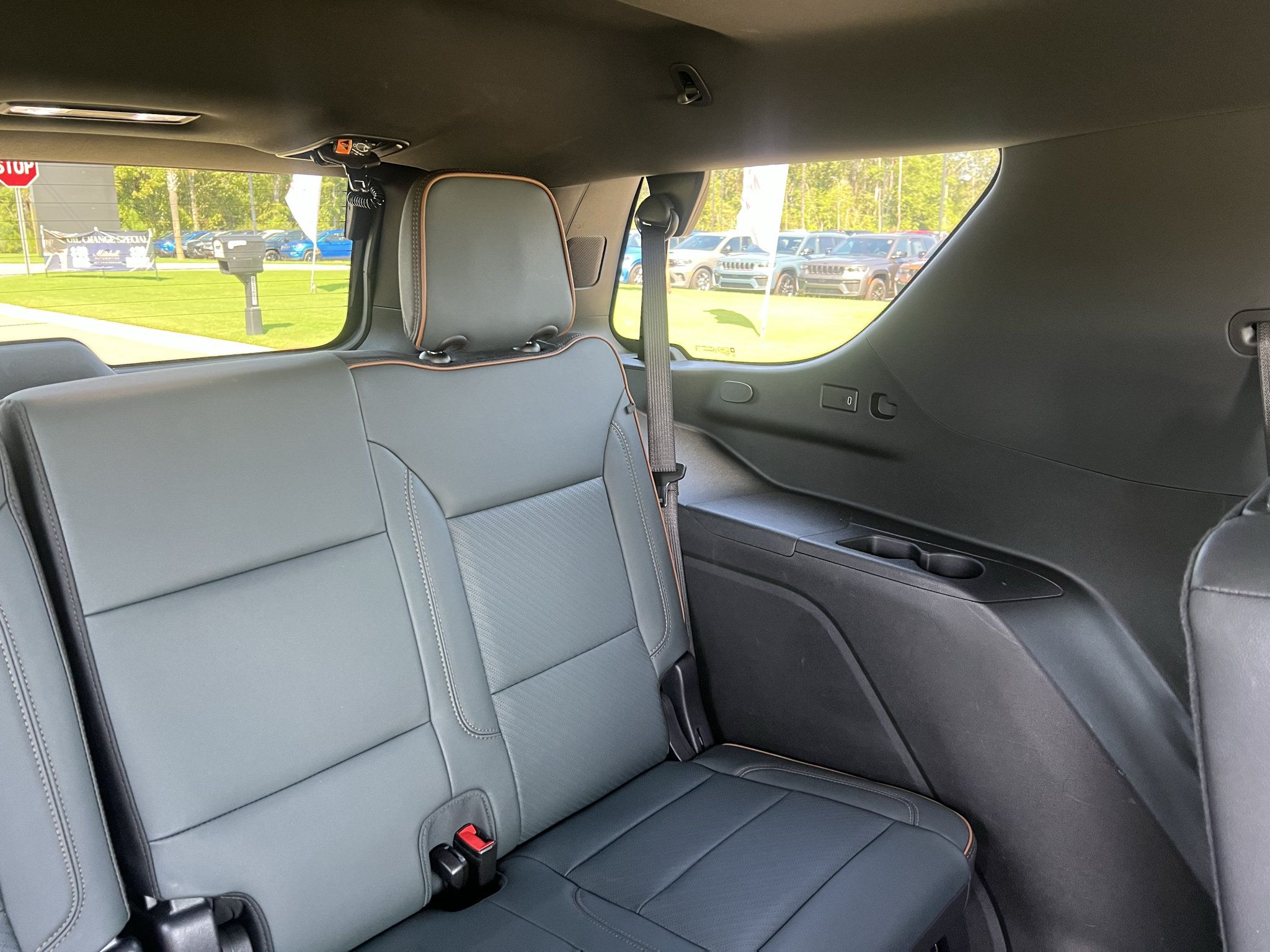 Used 2025 GMC Yukon AT4 w/ LPO, Get Active Package AWD/4WD image 14